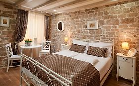 Rustic Apartments Sv Frane In The Old Town